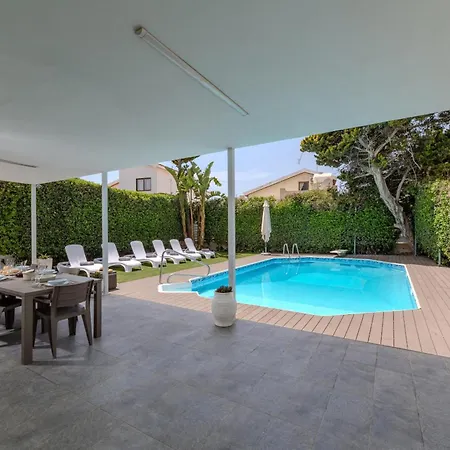 La Casa De Louie Ayia Napa